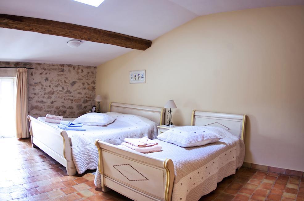 Besse-sur-Issole L'Abri Du Poete B&B 객실 사진