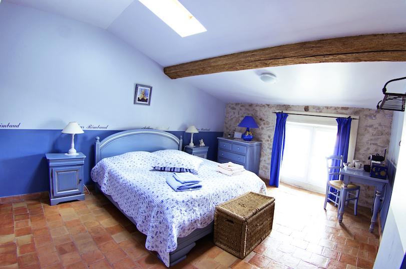 Besse-sur-Issole L'Abri Du Poete B&B 객실 사진
