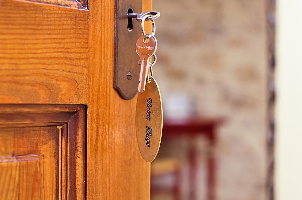 Besse-sur-Issole L'Abri Du Poete B&B 객실 사진