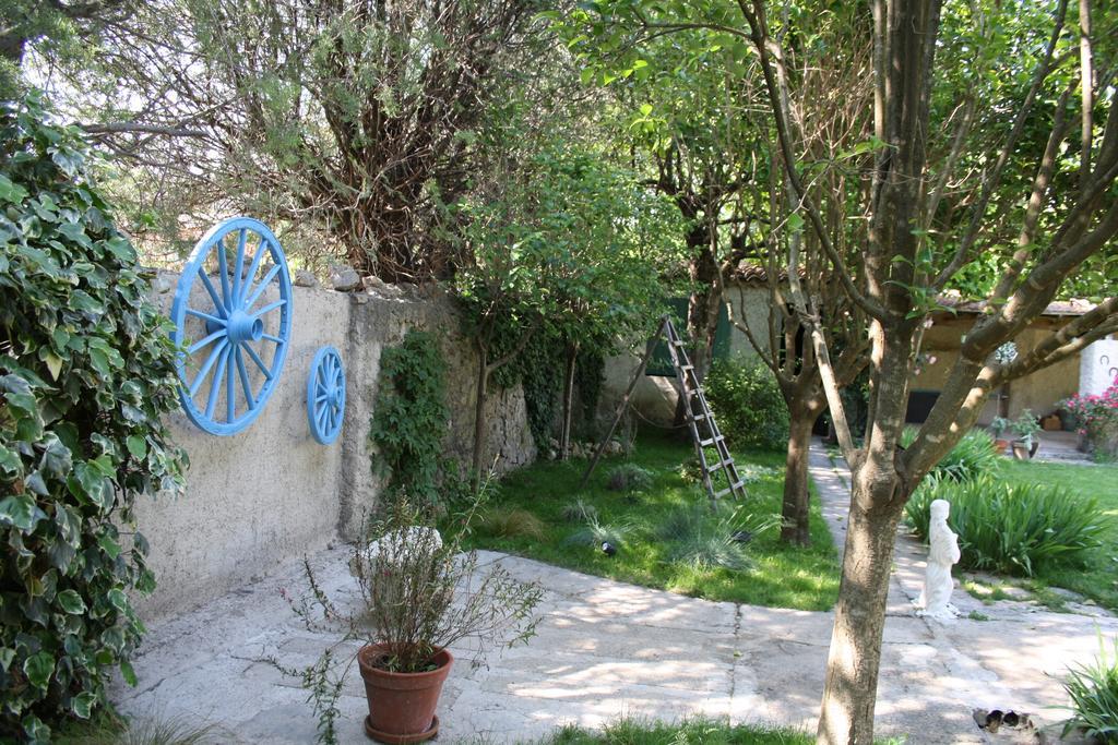 Besse-sur-Issole L'Abri Du Poete B&B 외부 사진