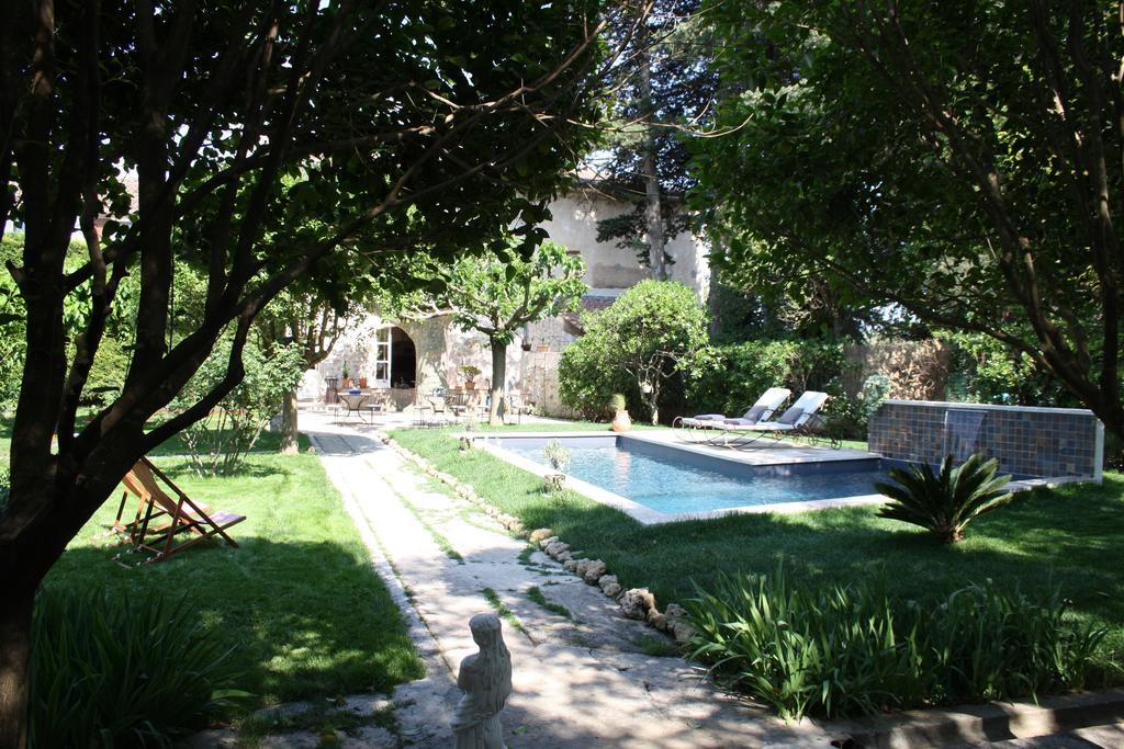 Besse-sur-Issole L'Abri Du Poete B&B 외부 사진