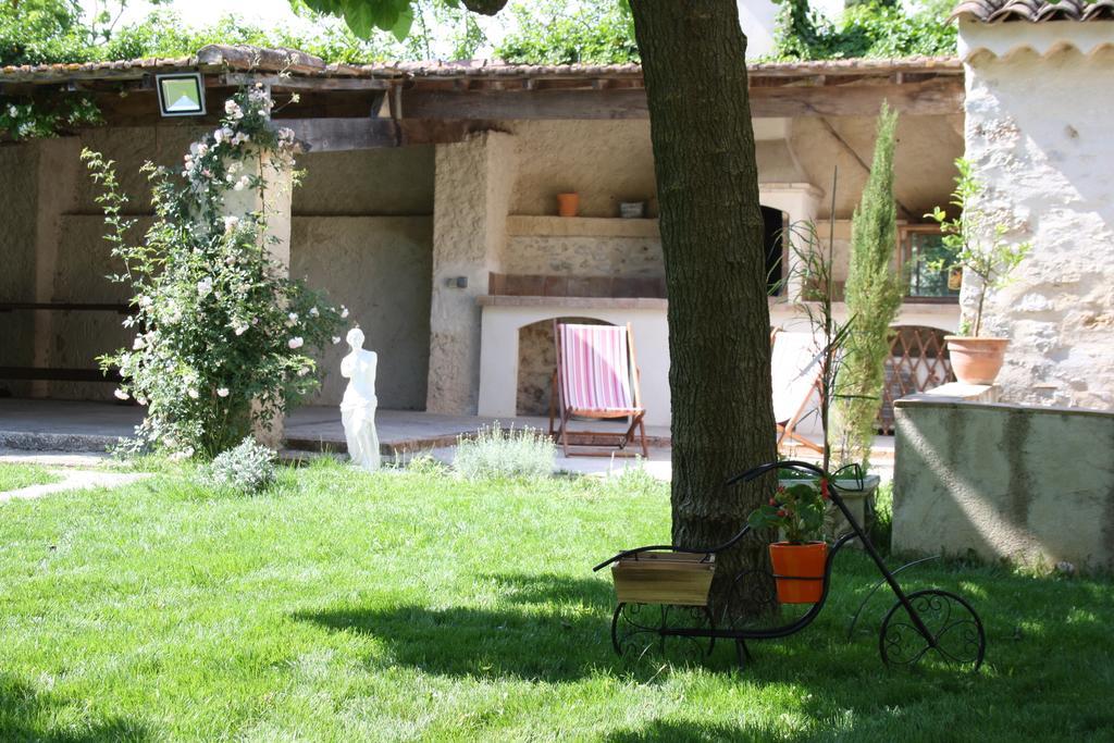 Besse-sur-Issole L'Abri Du Poete B&B 외부 사진