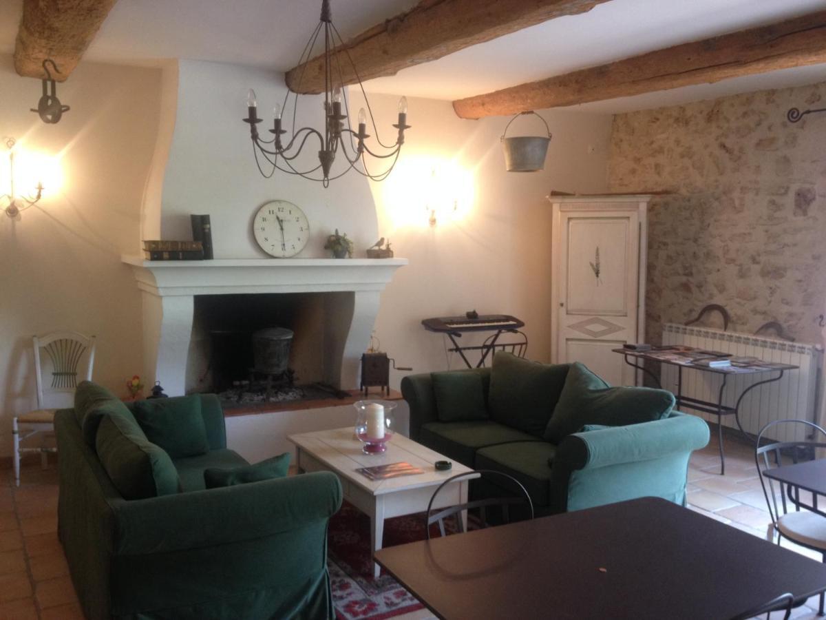 Besse-sur-Issole L'Abri Du Poete B&B 외부 사진