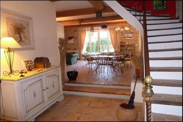 Besse-sur-Issole L'Abri Du Poete B&B 외부 사진